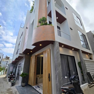 Miete eines modernen Eckhauses im Stadtteil Hai Chau, Da Nang, Vietnam